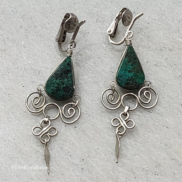 Vintage Green Stone Clip-On Earrings | Silver Tone Swirl Dangle Boho - Picture 2 of 10